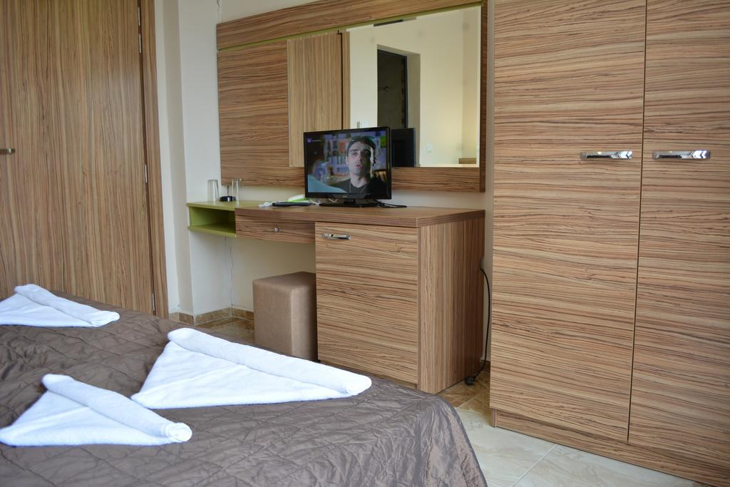 Tm Deluxe Hotel Pantai Sunny Bagian luar foto