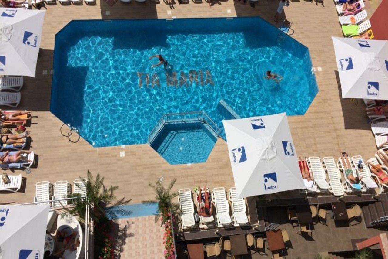 Tm Deluxe Hotel Pantai Sunny Bagian luar foto